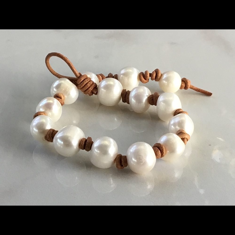 MWOT Infinity Pearl Natural Leather Bracelet